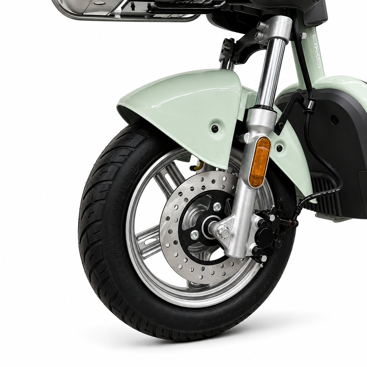 Roda dianteira e suspensão da scooter elétrica DIRAMAK Smart