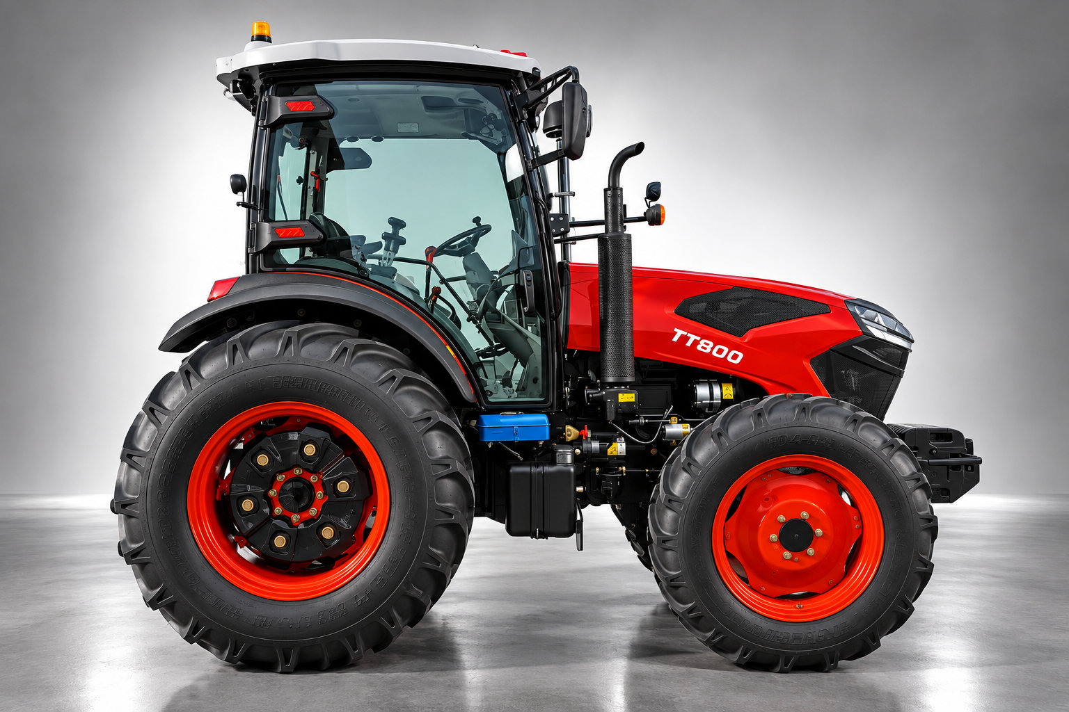 Trator DIRAMAK TT800 de perfil, lado direito
